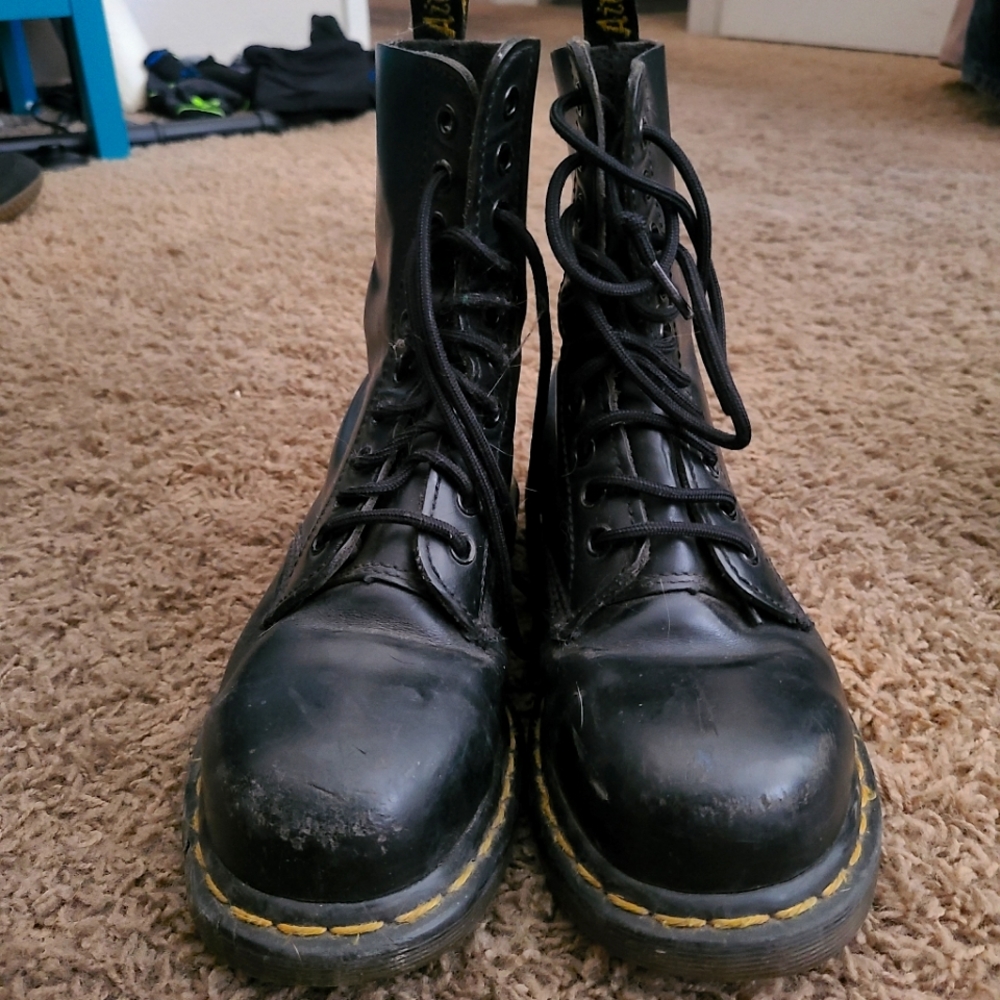 Dr Marten steal toe boots